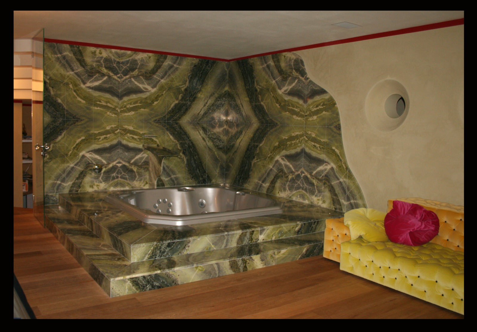 RIVESTIMENTO VASCA IDROMASSAGGIO IN IRISH GREEN