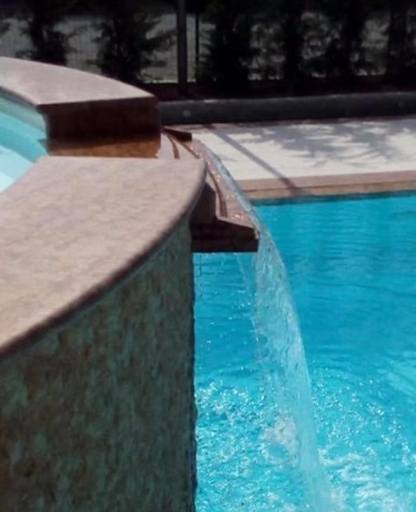 CASACATA PISCINA IN ROSSO VERONA